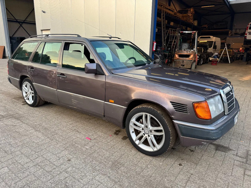 Mercedes-Benz 300-serie **W124-300TD-TURBO DIESEL** - Voiture: photos 1 Mercedes-Benz 300-serie **W124-300TD-TURBO DIESEL** - Voiture: photos 1