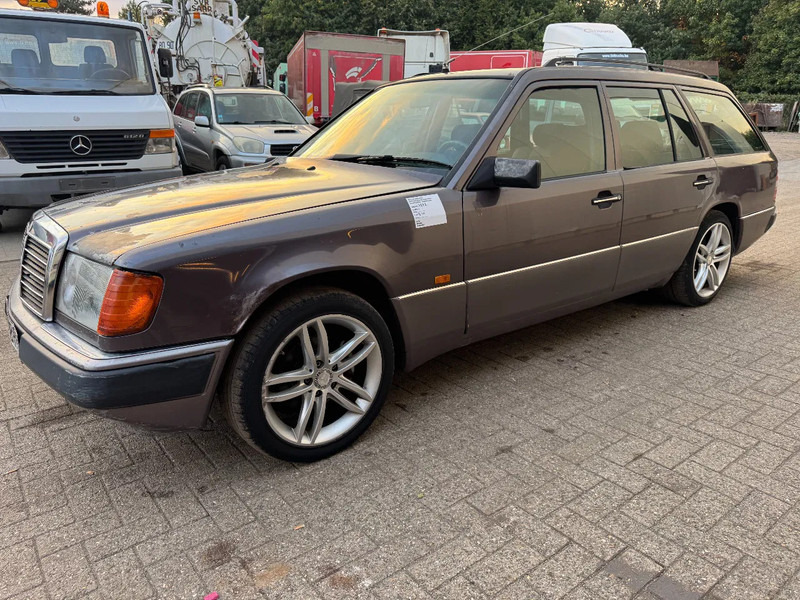 Mercedes-Benz 300-serie **W124-300TD-TURBO DIESEL** - Voiture: photos 3 Mercedes-Benz 300-serie **W124-300TD-TURBO DIESEL** - Voiture: photos 3