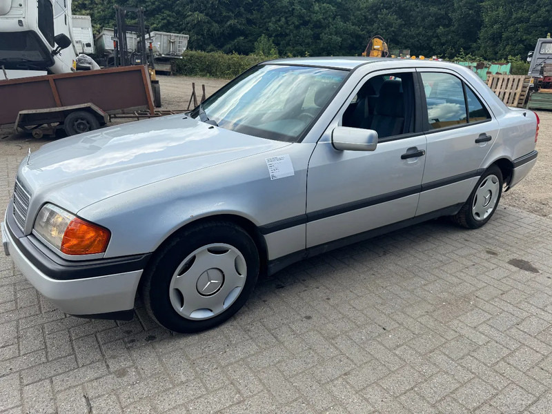 Mercedes-Benz C-Klasse **C250DIESEL+AIRCO** - Berline: photos 1 Mercedes-Benz C-Klasse **C250DIESEL+AIRCO** - Berline: photos 1