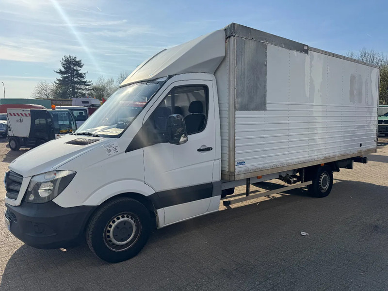 Mercedes-Benz Sprinter 313 **BOX 4.94L-MANUAL GEARBOX** - Fourgon grand volume: photos 3 Mercedes-Benz Sprinter 313 **BOX 4.94L-MANUAL GEARBOX** - Fourgon grand volume: photos 3