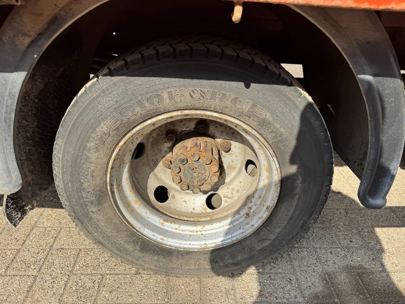 Nissan ATLEON **80.14-MACHINERY/CARTRANSPORTER - Camion porte-voitures: photos 4 Nissan ATLEON **80.14-MACHINERY/CARTRANSPORTER - Camion porte-voitures: photos 4