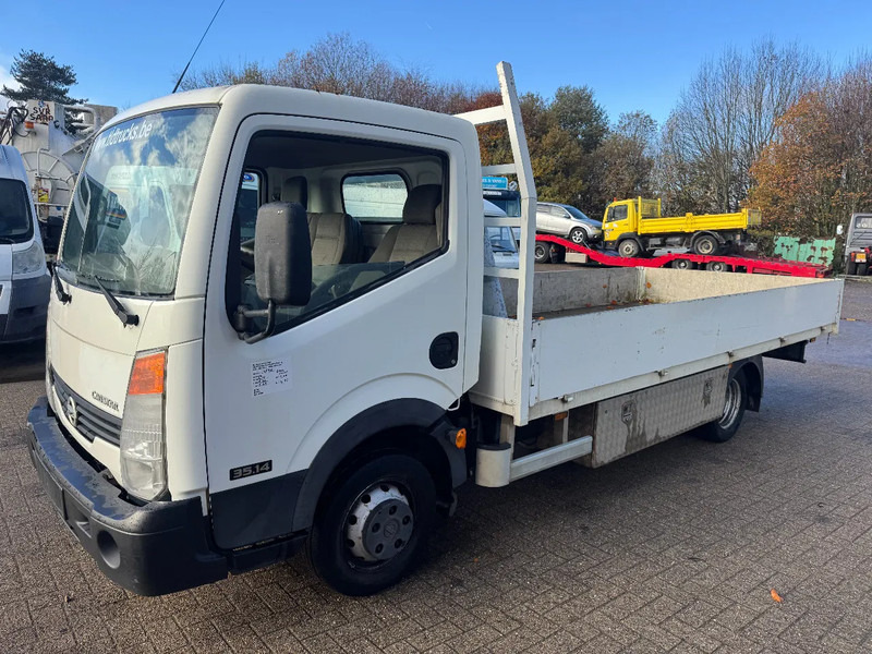 Nissan CABSTAR **EURO 5B-BELGIAN ORIGINE-ONLY 95000KM** - Camion plateau: photos 1 Nissan CABSTAR **EURO 5B-BELGIAN ORIGINE-ONLY 95000KM** - Camion plateau: photos 1