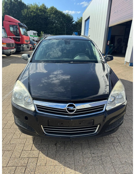 Opel Astra **1700CDTI-AIRCO-EURO 4** - Voiture: photos 2 Opel Astra **1700CDTI-AIRCO-EURO 4** - Voiture: photos 2