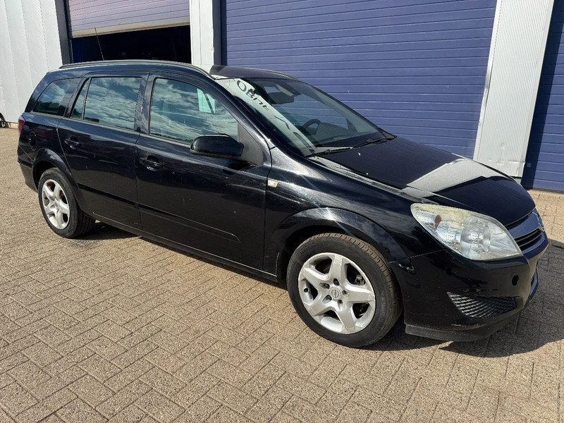 Opel Astra **1700CDTI-AIRCO-EURO 4** - Voiture: photos 1 Opel Astra **1700CDTI-AIRCO-EURO 4** - Voiture: photos 1