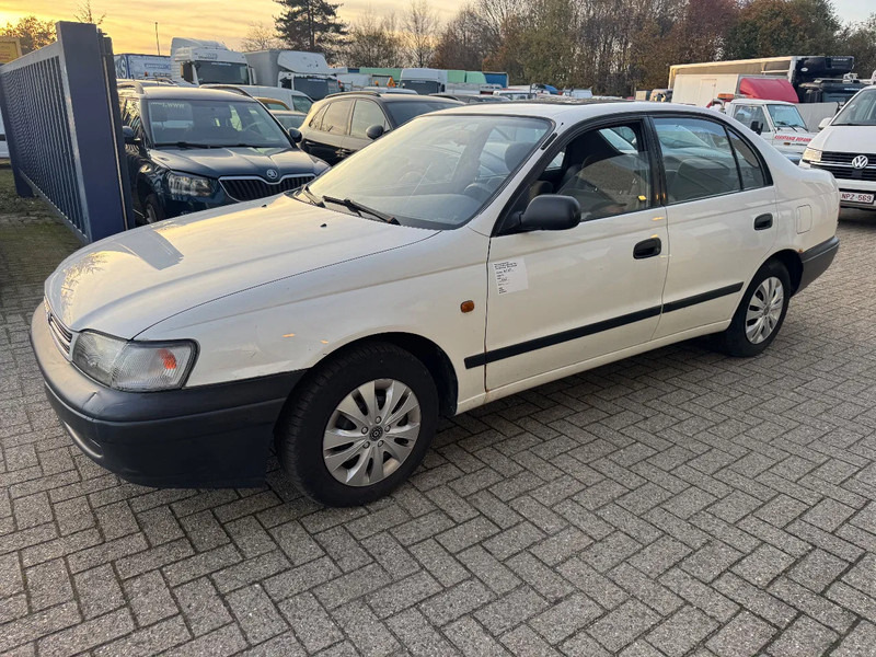 Toyota Carina E **1600XLI-VERRY CLEAN** - Berline: photos 3 Toyota Carina E **1600XLI-VERRY CLEAN** - Berline: photos 3