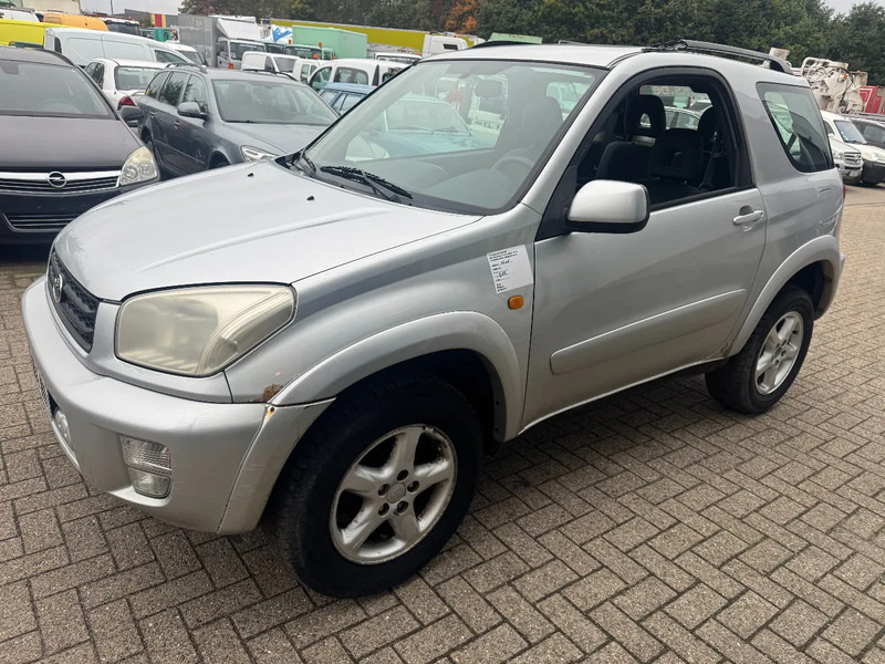 Toyota RAV4 **PETROL-AIRCO** - Voiture: photos 1 Toyota RAV4 **PETROL-AIRCO** - Voiture: photos 1