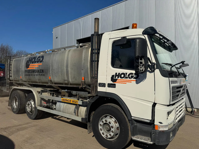 Volvo FM 10 **WATERTANK-BELGIAN TRUCK** - Camion citerne: photos 3 Volvo FM 10 **WATERTANK-BELGIAN TRUCK** - Camion citerne: photos 3