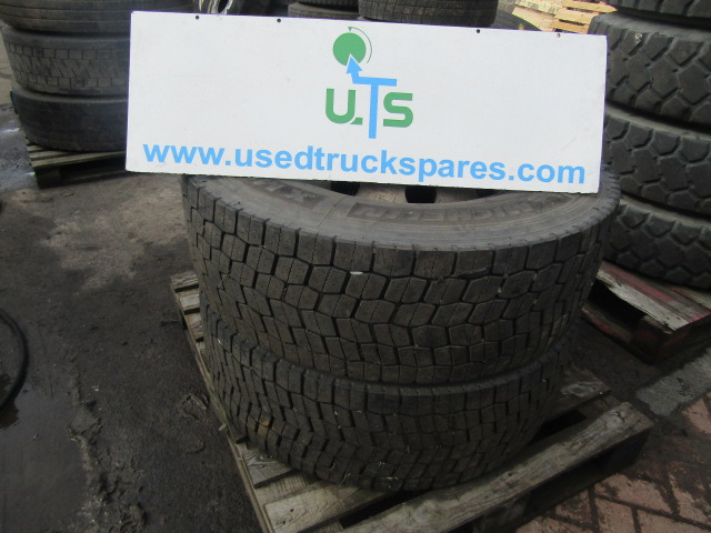 315/70/22.5 ALCOA (2) MICHILEN DRIVE PATTERN - Pneu pour Camion: photos 1 315/70/22.5 ALCOA (2) MICHILEN DRIVE PATTERN - Pneu pour Camion: photos 1