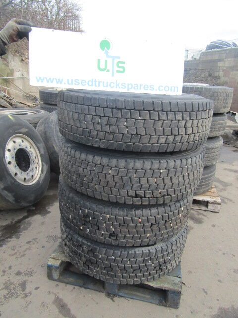 315/80/22.5 ALCOA (4) WITH PIRRELLI DRIVE PATTERN TYRES - Pneu pour Camion: photos 1 315/80/22.5 ALCOA (4) WITH PIRRELLI DRIVE PATTERN TYRES - Pneu pour Camion: photos 1
