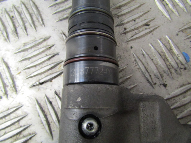 CUMMINS M11 INJECTORS (6) P/NO 3087772 - Préparation du carburant pour Camion: photos 3 CUMMINS M11 INJECTORS (6) P/NO 3087772 - Préparation du carburant pour Camion: photos 3