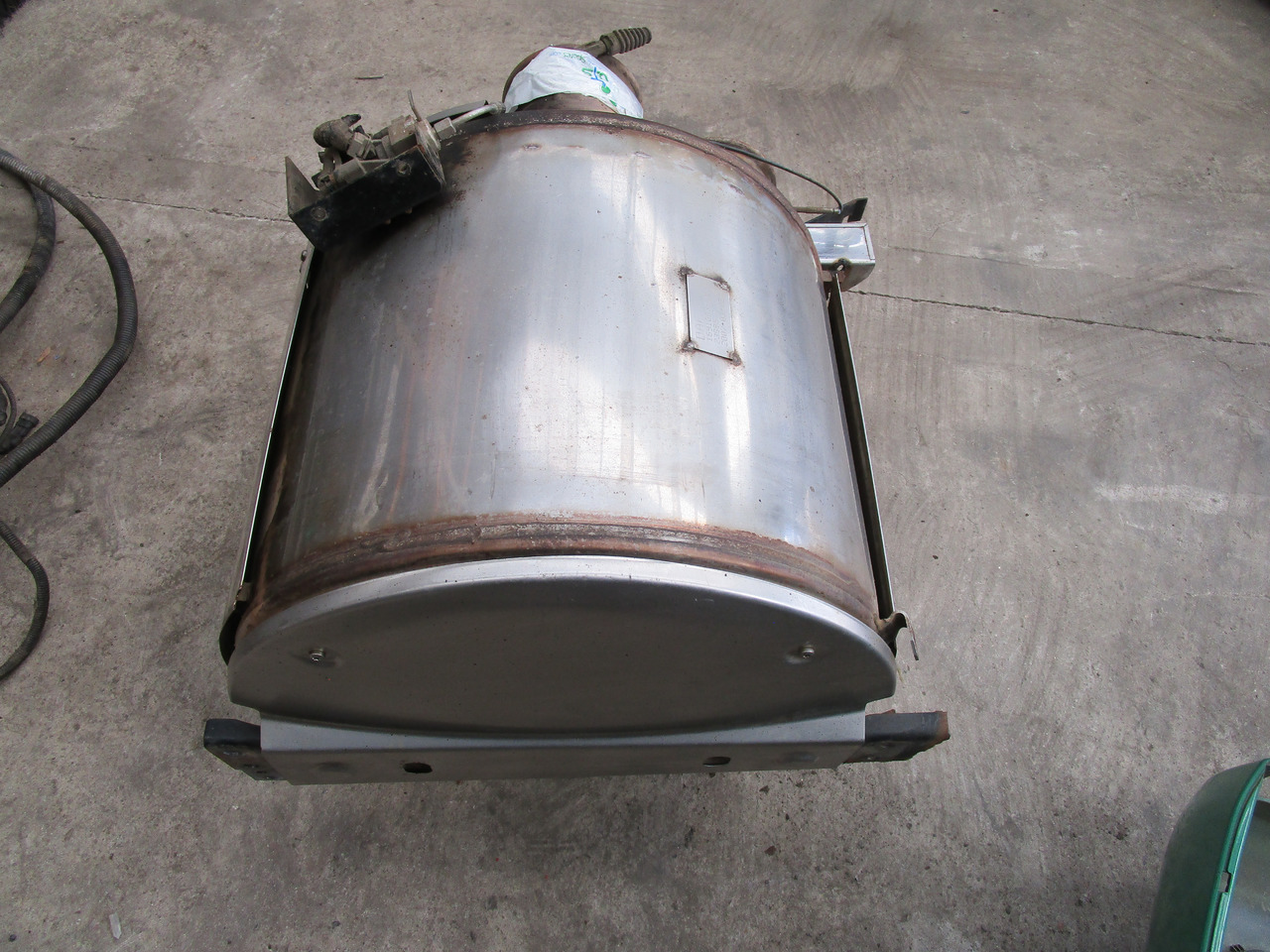 DAF CF 75/85 DPF CAT EXHAUST P/NO 1691063-C1/23985 - Système d'échappement pour Camion: photos 1 DAF CF 75/85 DPF CAT EXHAUST P/NO 1691063-C1/23985 - Système d'échappement pour Camion: photos 1