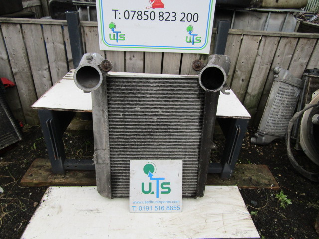 DAF CF 75 INTERCOOLER P/NO 1371318 - Radiateur pour Camion: photos 1 DAF CF 75 INTERCOOLER P/NO 1371318 - Radiateur pour Camion: photos 1