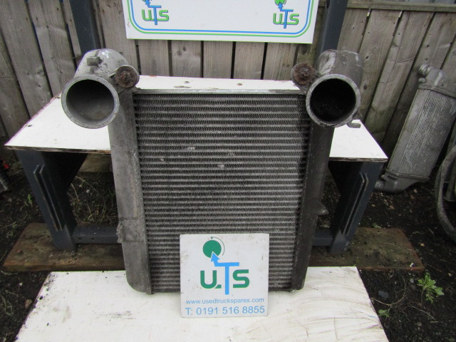 DAF CF 75 INTERCOOLER P/NO 1371318 - Radiateur pour Camion: photos 2 DAF CF 75 INTERCOOLER P/NO 1371318 - Radiateur pour Camion: photos 2