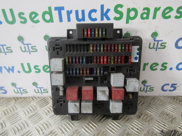 DAF CF65 FUSEBOARD 153723 110905 - Système électrique pour Camion: photos 1 DAF CF65 FUSEBOARD 153723 110905 - Système électrique pour Camion: photos 1