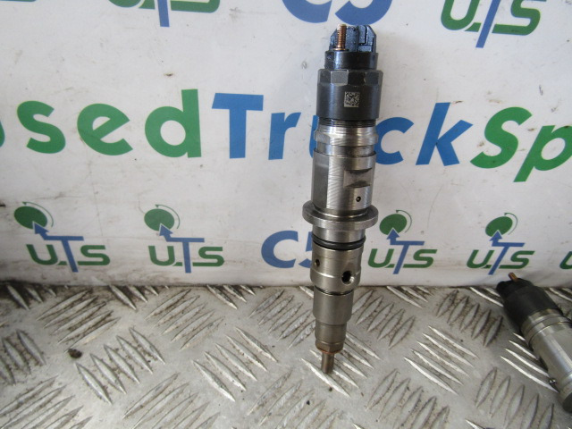 DAF LF 55 EURO 3 INJECTORS (SET OF 6) P/NO 0445120-007 - Préparation du carburant pour Camion: photos 2 DAF LF 55 EURO 3 INJECTORS (SET OF 6) P/NO 0445120-007 - Préparation du carburant pour Camion: photos 2