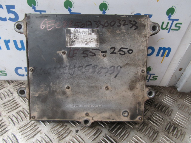 DAF LF 55 EURO 5 250 ENGINE ECU P/NO 50A33003233 - Bloc de gestion pour Camion: photos 1 DAF LF 55 EURO 5 250 ENGINE ECU P/NO 50A33003233 - Bloc de gestion pour Camion: photos 1