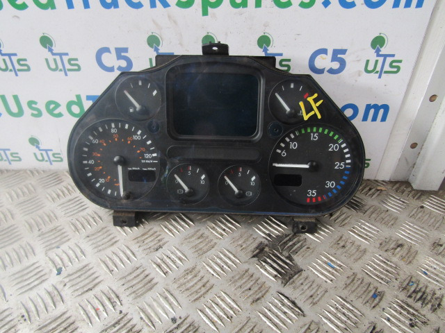DAF LF55 CLOCK CLUSTER P/NO 1452105 - Cabine et intérieur pour Camion: photos 1 DAF LF55 CLOCK CLUSTER P/NO 1452105 - Cabine et intérieur pour Camion: photos 1