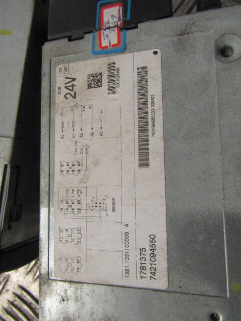 DAF XF 105 DIGI TACH VDO P/NO 1781375 - Système électrique pour Camion: photos 3 DAF XF 105 DIGI TACH VDO P/NO 1781375 - Système électrique pour Camion: photos 3