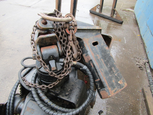 GRAB BUCKET 350 LTR WITH KINSHOFFER ROTATOR - Benne preneuse pour Engins de chantier: photos 4 GRAB BUCKET 350 LTR WITH KINSHOFFER ROTATOR - Benne preneuse pour Engins de chantier: photos 4