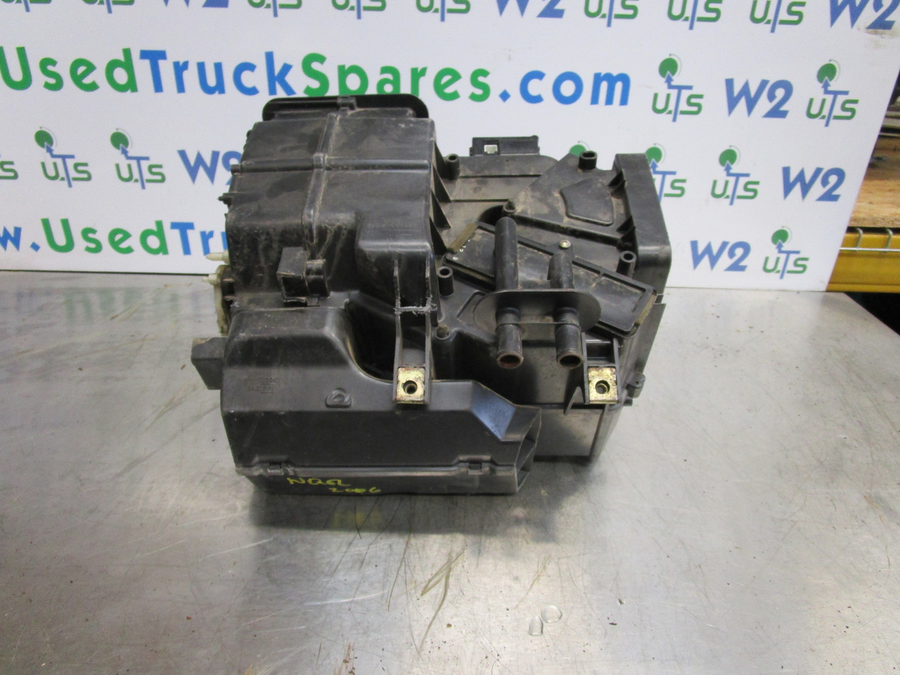 ISUZU NQR HEATER MATRIX - Cabine et intérieur pour Camion: photos 1 ISUZU NQR HEATER MATRIX - Cabine et intérieur pour Camion: photos 1