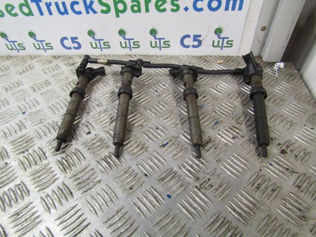 IVECO DAILY 3.0 EURO 5 BOSCH INJECTORS P/NO 04451160193271 - Préparation du carburant pour Camion: photos 1 IVECO DAILY 3.0 EURO 5 BOSCH INJECTORS P/NO 04451160193271 - Préparation du carburant pour Camion: photos 1