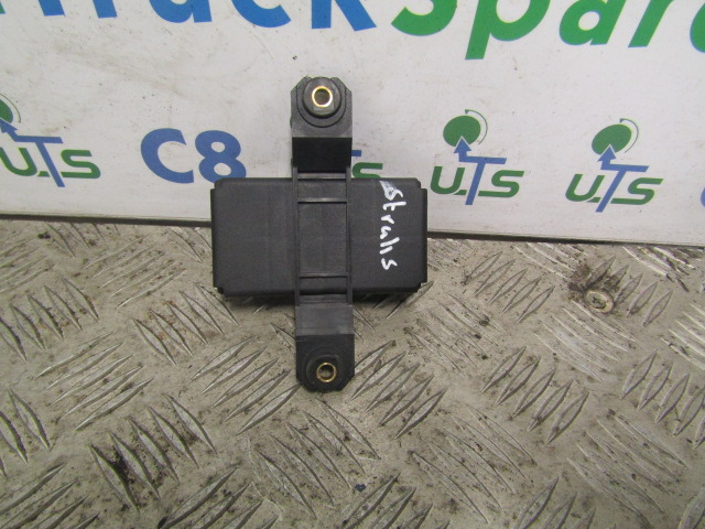 IVECO STRALIS CONTROL UNIT P/NO 504111498 - Système électrique pour Camion: photos 1 IVECO STRALIS CONTROL UNIT P/NO 504111498 - Système électrique pour Camion: photos 1