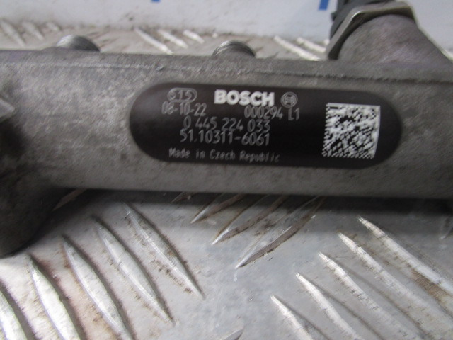 MAN TGL DO834 LFL54 BOSCH FUEL RAIL P/NO 0445224033 - Moteur et pièces pour Camion: photos 2 MAN TGL DO834 LFL54 BOSCH FUEL RAIL P/NO 0445224033 - Moteur et pièces pour Camion: photos 2