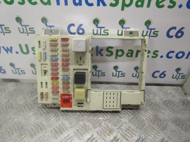 MAN TGM/TGS FUSEBOARD 81.25444.6074 - Système électrique pour Camion: photos 1 MAN TGM/TGS FUSEBOARD 81.25444.6074 - Système électrique pour Camion: photos 1