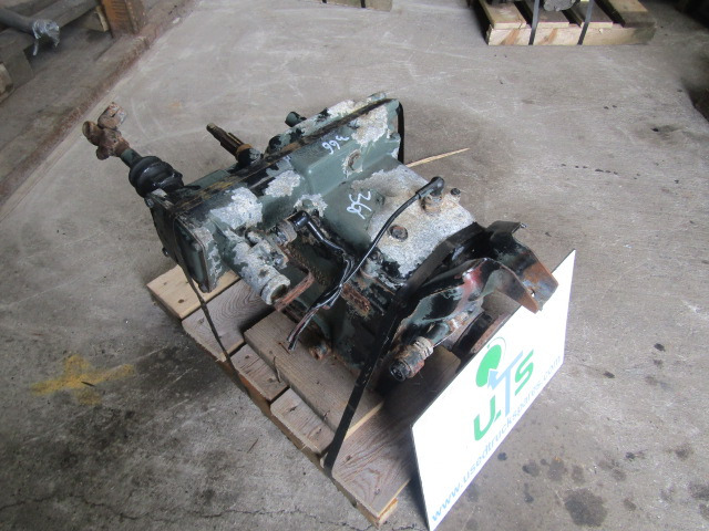 MERCEDES 814 G3/60 5 SPEED GEARBOX - Boîte de vitesse pour Camion: photos 2 MERCEDES 814 G3/60 5 SPEED GEARBOX - Boîte de vitesse pour Camion: photos 2