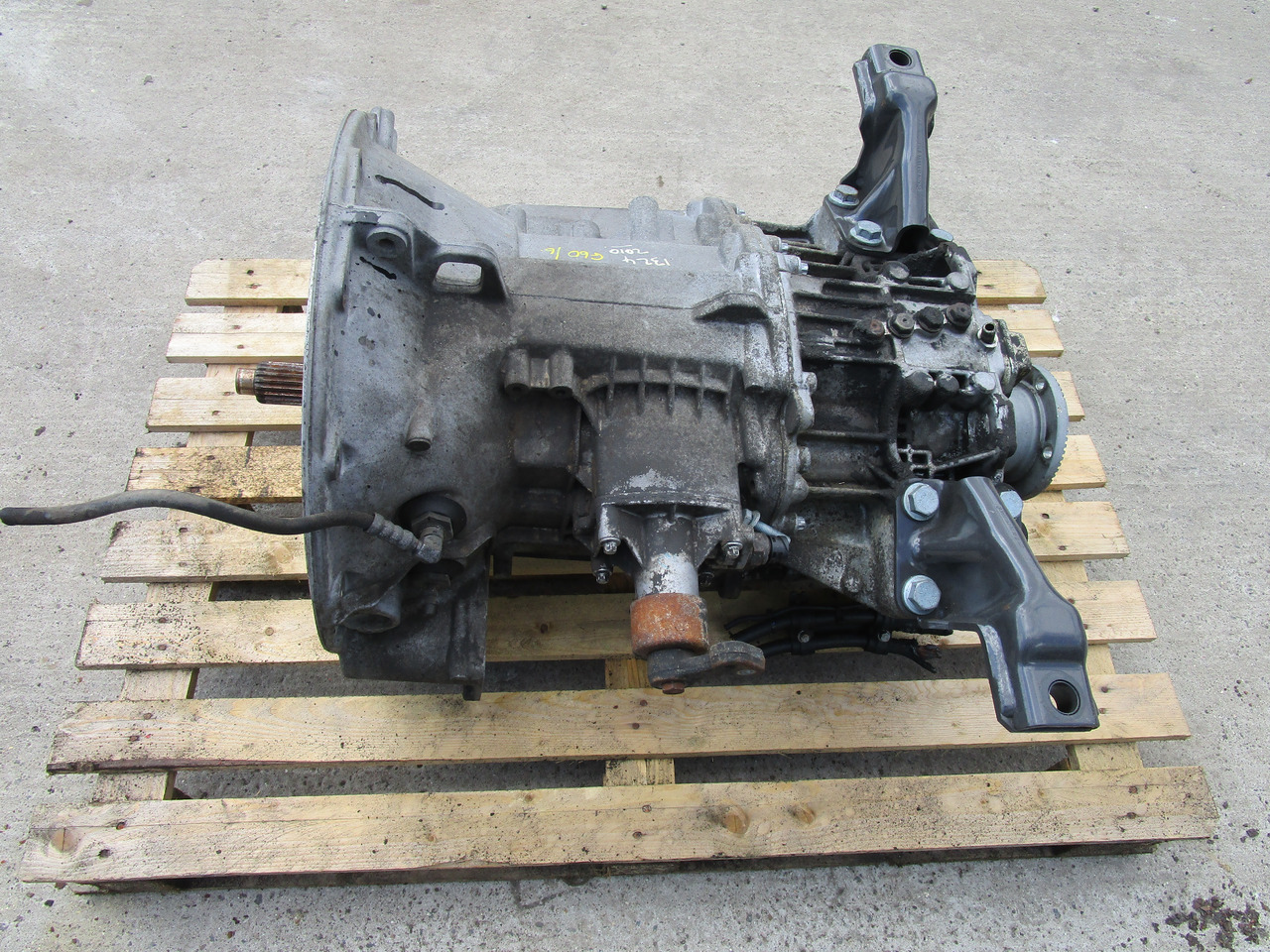 MERCEDES G60-6 6 SPEED MANUAL GEARBOX - Boîte de vitesse pour Camion: photos 2 MERCEDES G60-6 6 SPEED MANUAL GEARBOX - Boîte de vitesse pour Camion: photos 2