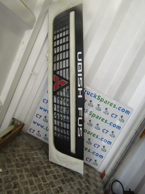 MITSUBISHI 3C11 / 3C13 FRONT GRILL - Cabine et intérieur pour Camion: photos 1 MITSUBISHI 3C11 / 3C13 FRONT GRILL - Cabine et intérieur pour Camion: photos 1