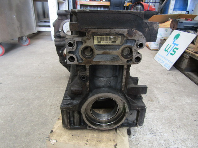 MITSUBISHI 4P10 STD BLOCK - Moteur et pièces pour Camion: photos 3 MITSUBISHI 4P10 STD BLOCK - Moteur et pièces pour Camion: photos 3