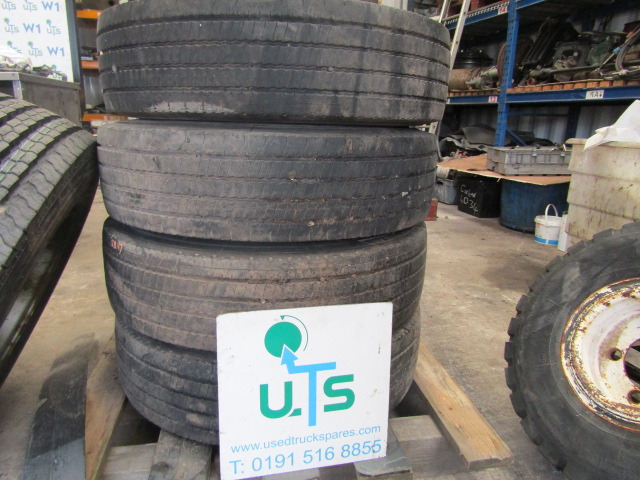 MITSUBISHI FUSO (6) WHEELS AND TYRES 205/75/17.5 8-10MM TREAD 32MM HOLES SET OF 6 - Pneu pour Camion: photos 4 MITSUBISHI FUSO (6) WHEELS AND TYRES 205/75/17.5 8-10MM TREAD 32MM HOLES SET OF 6 - Pneu pour Camion: photos 4