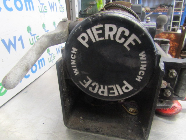 PIERCE 12,500 ELECTRIC 12 VOLT WINCH - Treuil pour Véhicule de voirie/ Spécial: photos 2 PIERCE 12,500 ELECTRIC 12 VOLT WINCH - Treuil pour Véhicule de voirie/ Spécial: photos 2