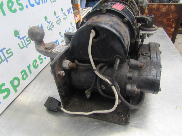 PIERCE 12,500 ELECTRIC 12 VOLT WINCH - Treuil pour Véhicule de voirie/ Spécial: photos 5 PIERCE 12,500 ELECTRIC 12 VOLT WINCH - Treuil pour Véhicule de voirie/ Spécial: photos 5