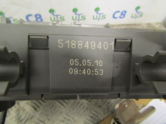RENAULT MIDLUM DXI FUSEBOARD P/NO 518849401 - Système électrique pour Camion: photos 2 RENAULT MIDLUM DXI FUSEBOARD P/NO 518849401 - Système électrique pour Camion: photos 2