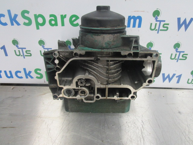 VOLVO FE 240/280 D7E OIL FILTER HOUSING / OIL COOLER - Moteur et pièces pour Camion: photos 2 VOLVO FE 240/280 D7E OIL FILTER HOUSING / OIL COOLER - Moteur et pièces pour Camion: photos 2