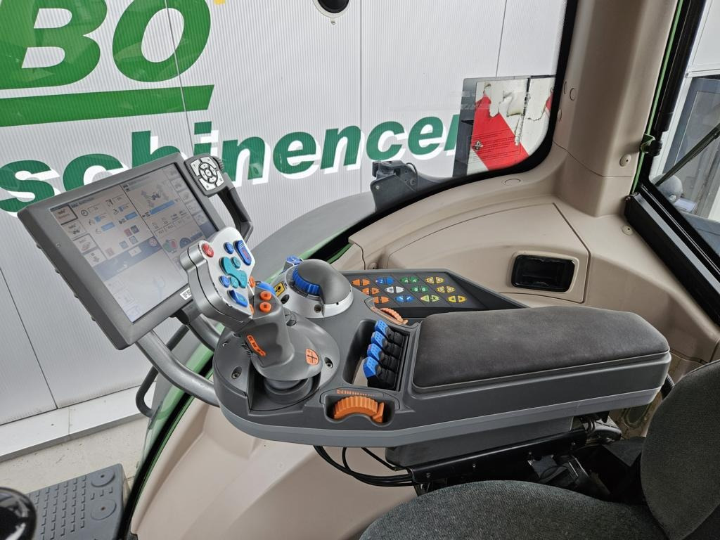 Tracteur agricole Fendt 824 Vario ProfiPlus: photos 18
