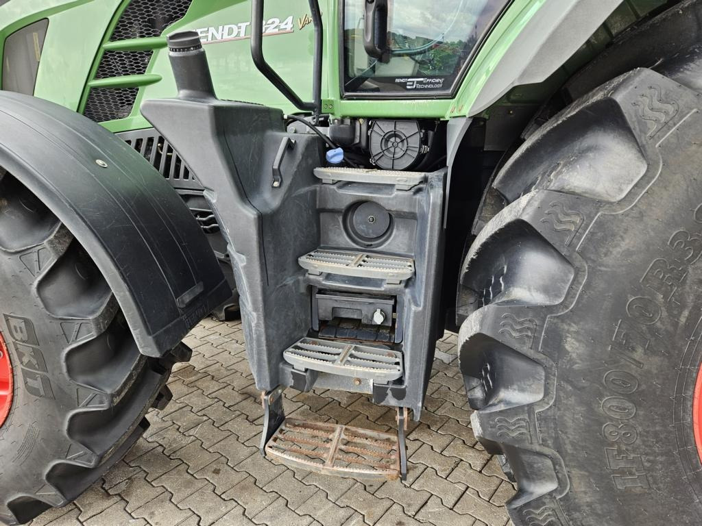 Tracteur agricole Fendt 824 Vario ProfiPlus: photos 11