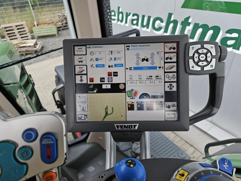 Tracteur agricole Fendt 824 Vario ProfiPlus: photos 17