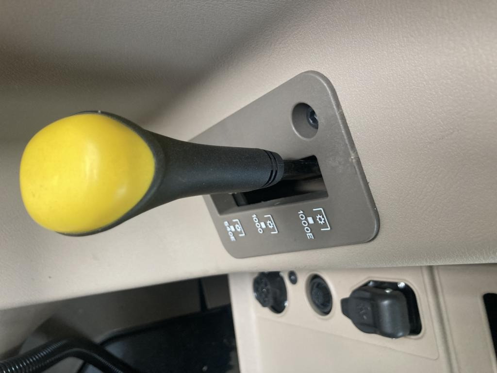 John Deere 6M240 - Tracteur agricole: photos 4 John Deere 6M240 - Tracteur agricole: photos 4