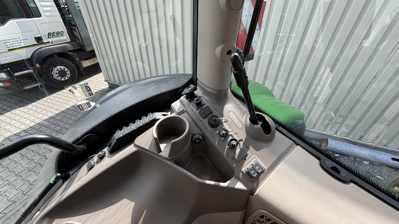 John Deere 6R195 - Tracteur agricole: photos 4 John Deere 6R195 - Tracteur agricole: photos 4