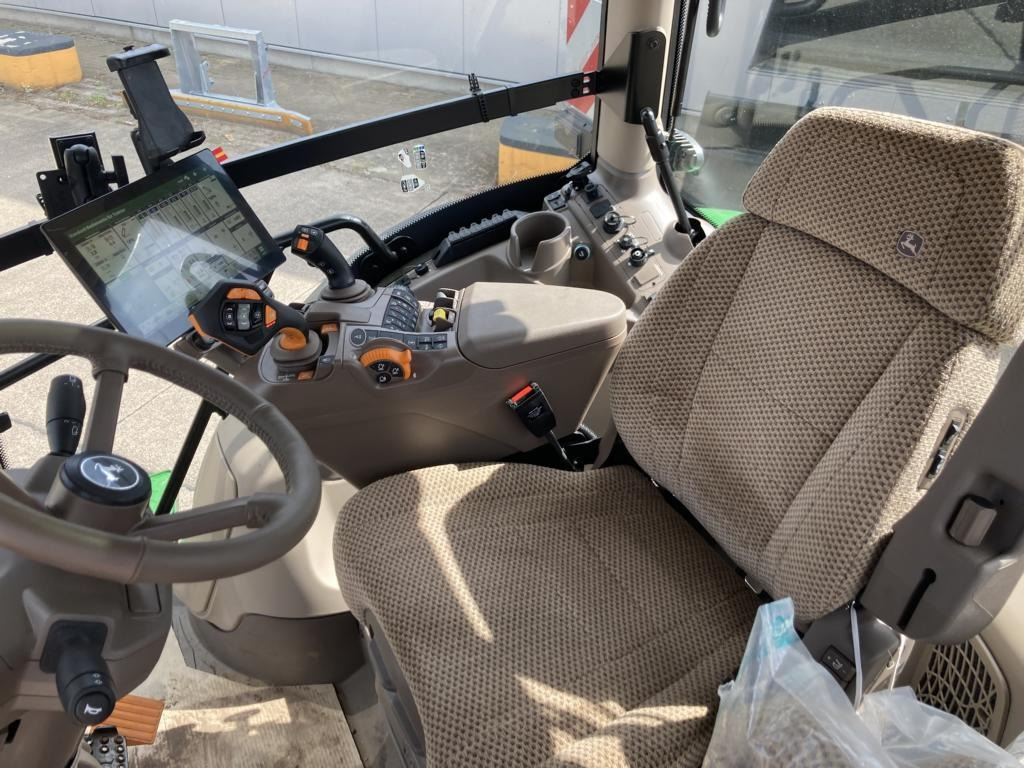 Tracteur agricole John Deere 6R250: photos 8