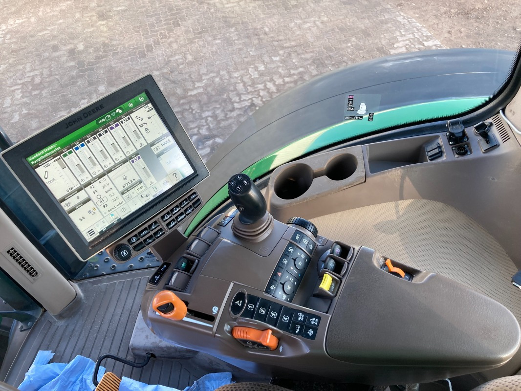 John Deere 7310R - Tracteur agricole: photos 3 John Deere 7310R - Tracteur agricole: photos 3