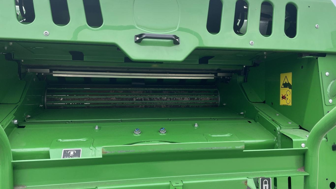 Enrubanneuse John Deere RUNDBALLENPRESSE F441R: photos 21 Enrubanneuse John Deere RUNDBALLENPRESSE F441R: photos 21