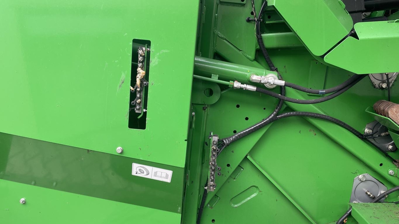 Enrubanneuse John Deere RUNDBALLENPRESSE F441R: photos 17 Enrubanneuse John Deere RUNDBALLENPRESSE F441R: photos 17