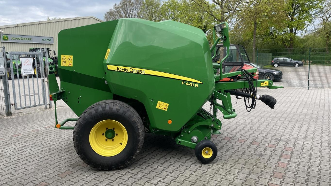 Enrubanneuse John Deere RUNDBALLENPRESSE F441R: photos 27 Enrubanneuse John Deere RUNDBALLENPRESSE F441R: photos 27