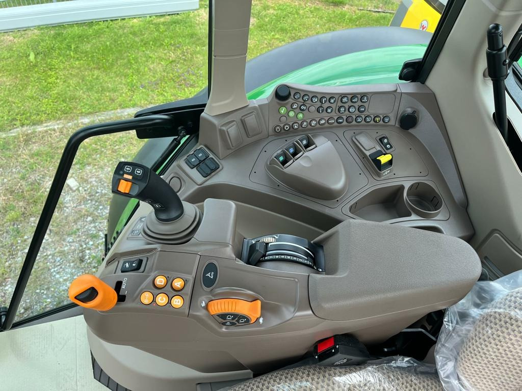 John Deere TRAKTOR 6120M MIT KABINE - Tracteur agricole: photos 3 John Deere TRAKTOR 6120M MIT KABINE - Tracteur agricole: photos 3