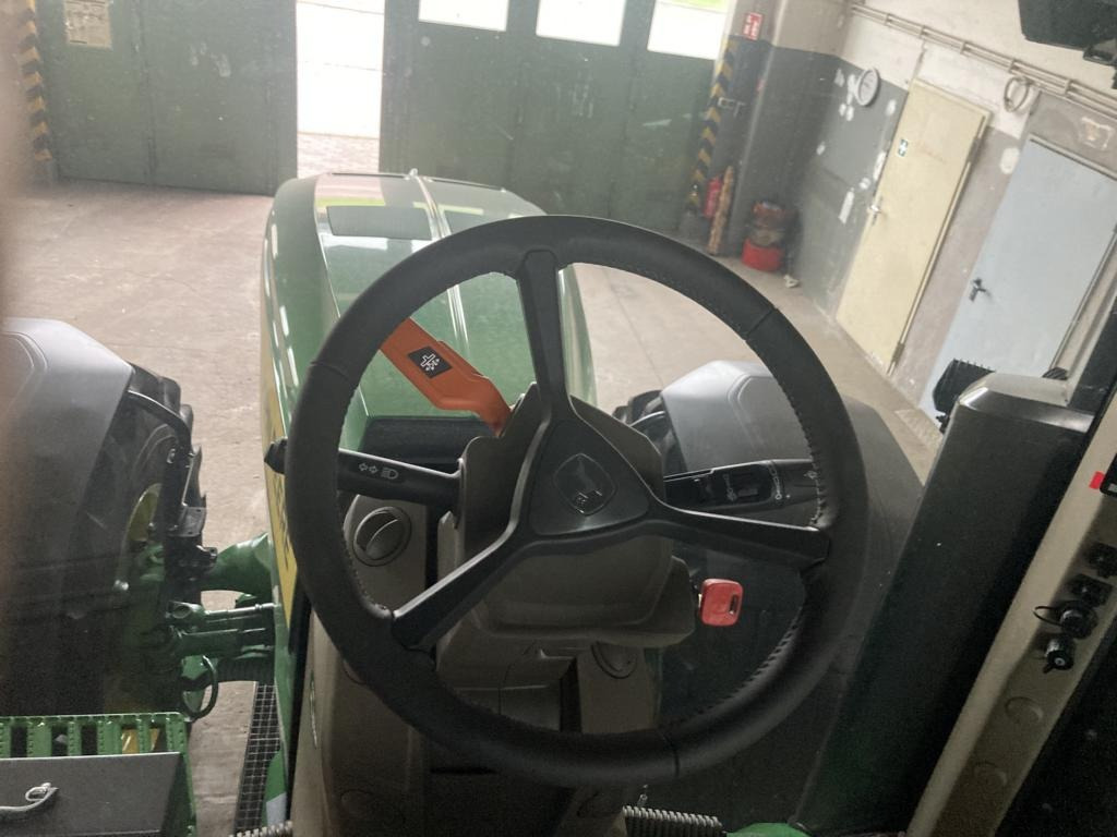 John Deere TRAKTOR 8R370 - Tracteur agricole: photos 3 John Deere TRAKTOR 8R370 - Tracteur agricole: photos 3