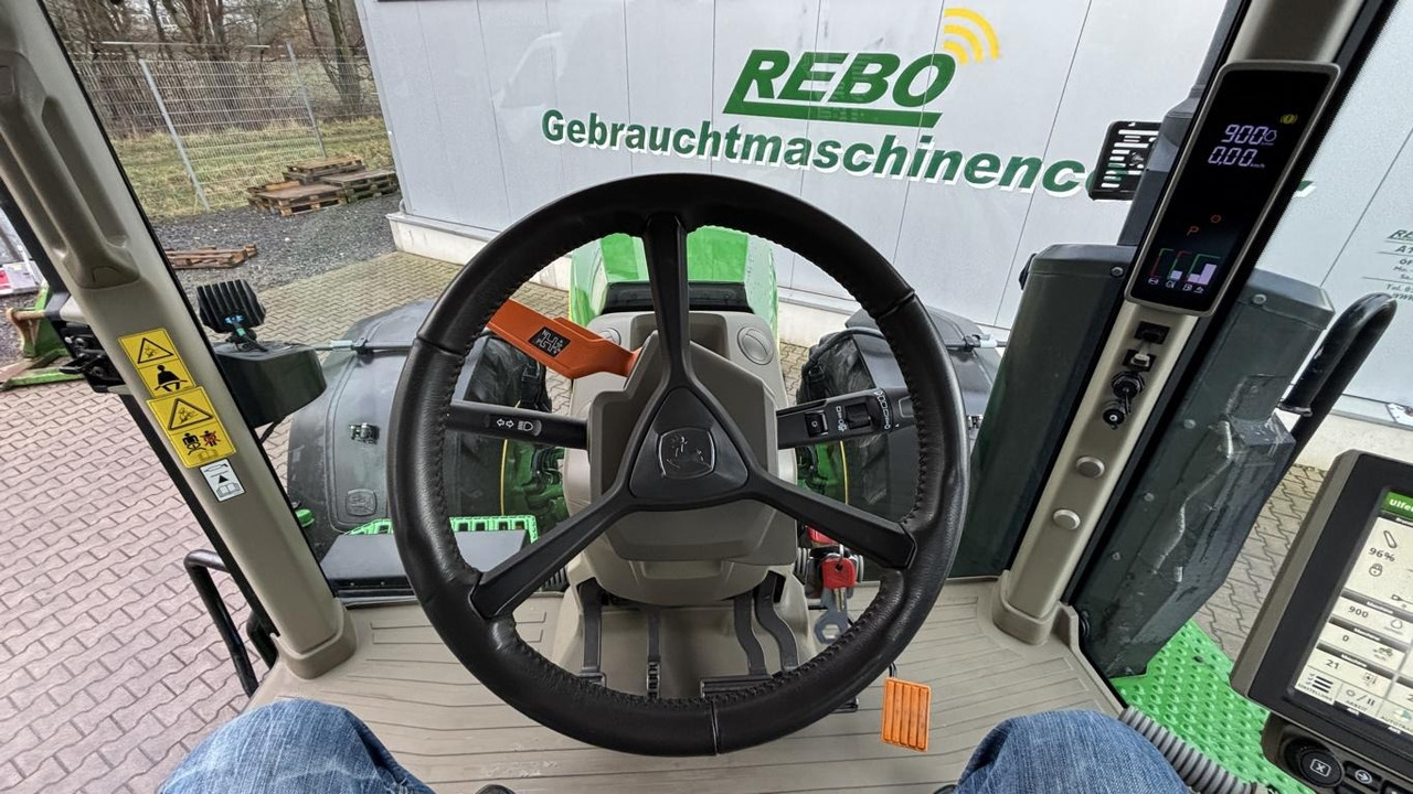 John Deere TRAKTOR 8R370 - Tracteur agricole: photos 4 John Deere TRAKTOR 8R370 - Tracteur agricole: photos 4